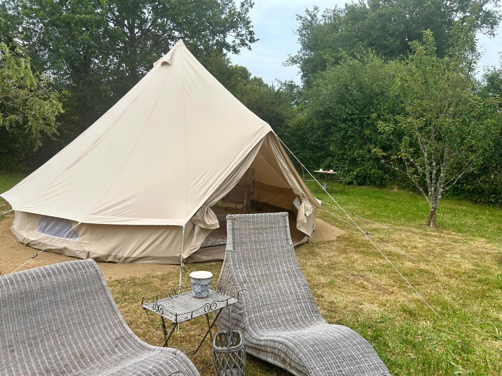 Chambre Au Jardin Tente De Charme Eguzon-Chantome Eksteriør billede